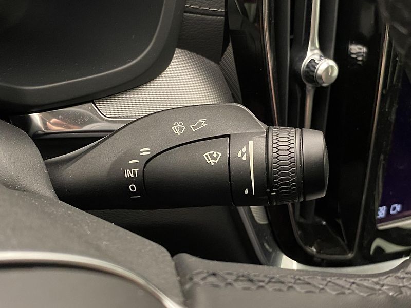 Volvo S60 B5 AWD DARK ULTIMATE AUT CZ - fotka 22 z 50