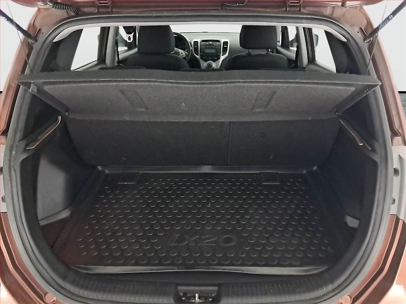 Hyundai ix20 (2013) 1.6 CVVT, Serv.kniha - fotka 14 z 17