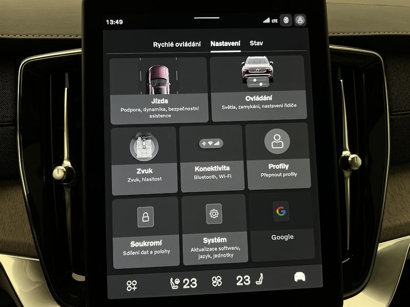 Volvo XC90 T8 AWD RECHARGE BRIGHT PLUS - fotka 40 z 56