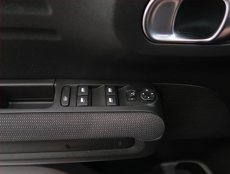 Citroën C3 Aircross (2022) Feel 1.2 PureTech, Tempomat - fotka 19 z 20