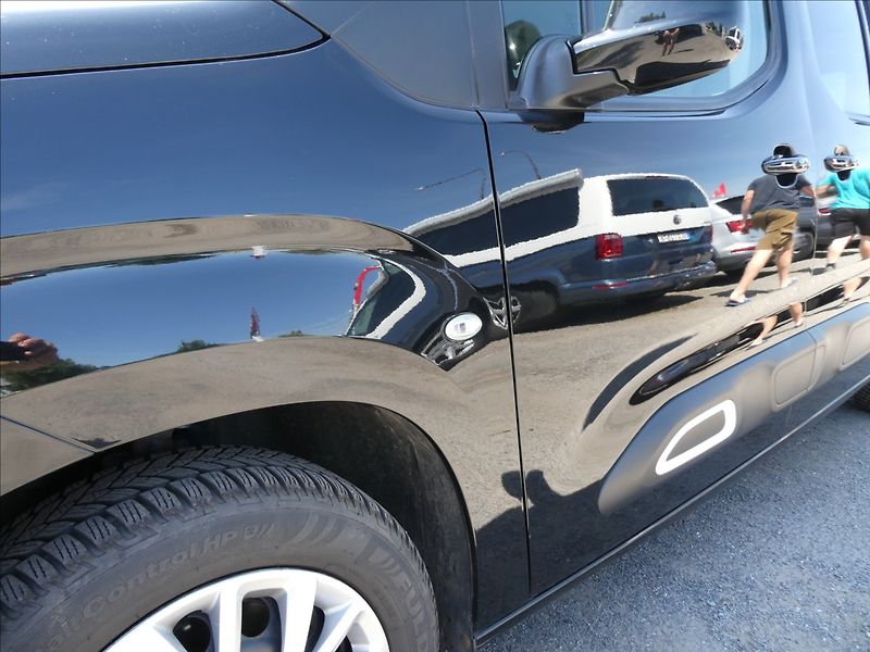Citroën Berlingo 1,5 BlueHDi96kW LONG 1.maj,AT8 - fotka 15 z 48
