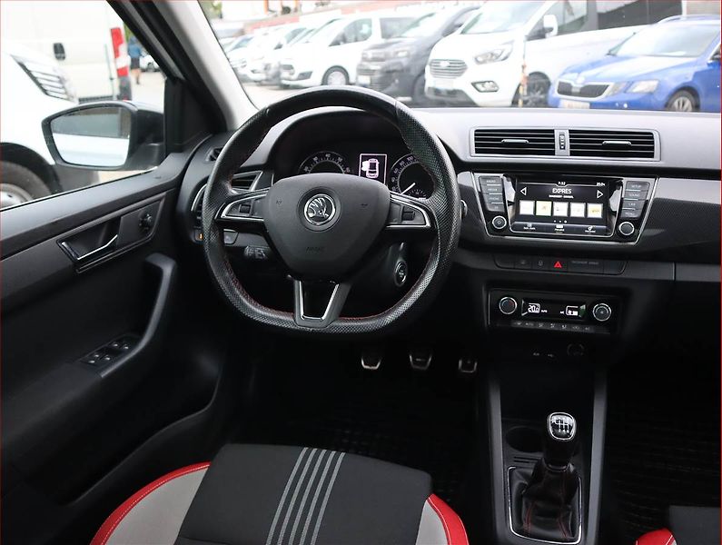 Škoda Fabia (2017) Monte Carlo 1.0 TSI, Navi - fotka 7 z 22
