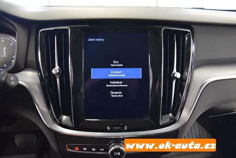 Volvo V60 2.0 D PRAV.SERVIS AUTOMAT 2020 - fotka 54 z 61