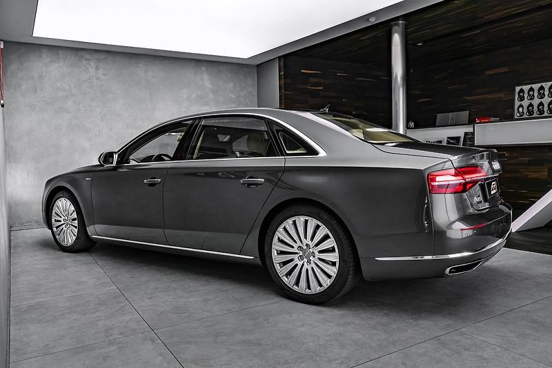 Audi A8 6,3 W12 L Max výbava - fotka 7 z 31