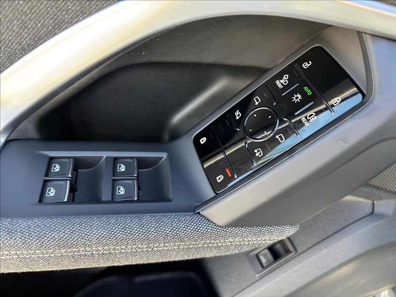 Audi Q5 2,0 TDI 150kW S-Line quattro - fotka 25 z 52