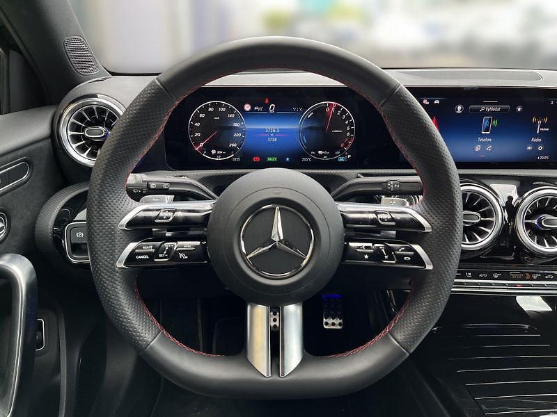 Mercedes-Benz Třídy A A-Třída 250e EQ AMG Style - fotka 11 z 21