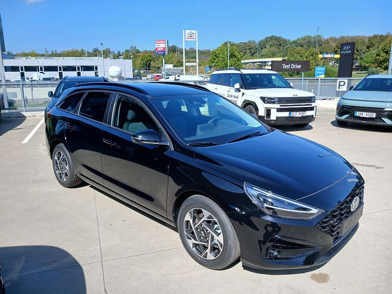 Hyundai i30 1,6T-GDI DCT N -LINE GO CZECH - fotka 7 z 12