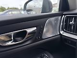 Volvo V60 CC D4 AWD // B&W // REZERVACE - náhled 22