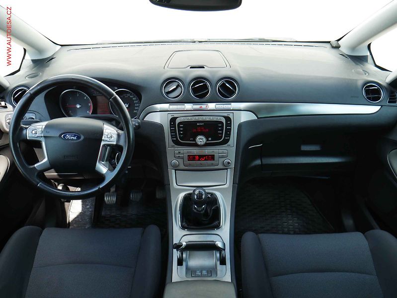 Ford S-MAX (2008) 2.0 TDCi, AC, park.asist - fotka 8 z 18