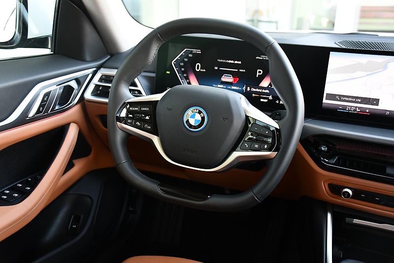 BMW i4 eDrive35 FACELIFT 3L-ZÁRUKA 1M - fotka 6 z 45