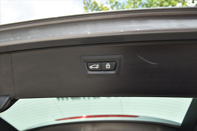 BMW Řada 5 530d xDrive M PAKET PANORAMA - fotka 13 z 28
