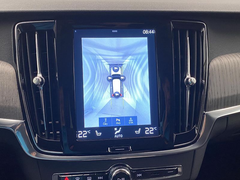 Volvo V90 CC B4 AWD MOMENTUM REZERVACE - fotka 48 z 53