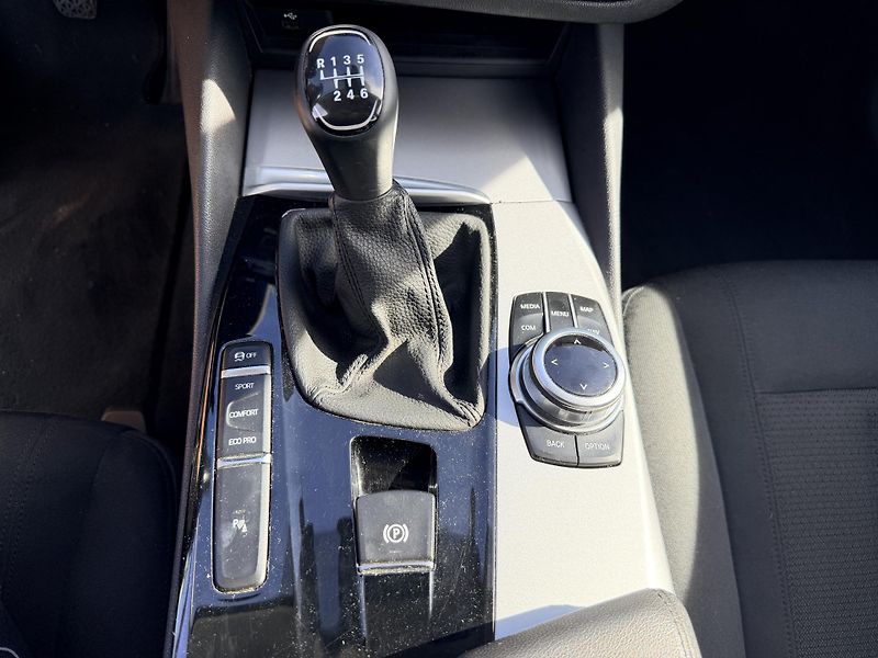BMW Řada 5 (2017) G31, krásný stav - fotka 21 z 26