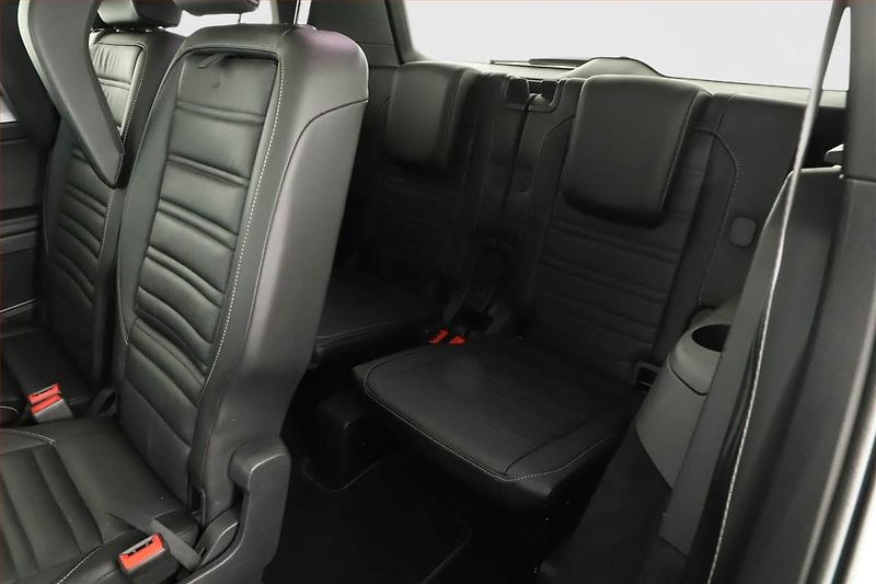 Volkswagen Touran (2020) R-Line 2.0 TDI, Automat - fotka 12 z 20