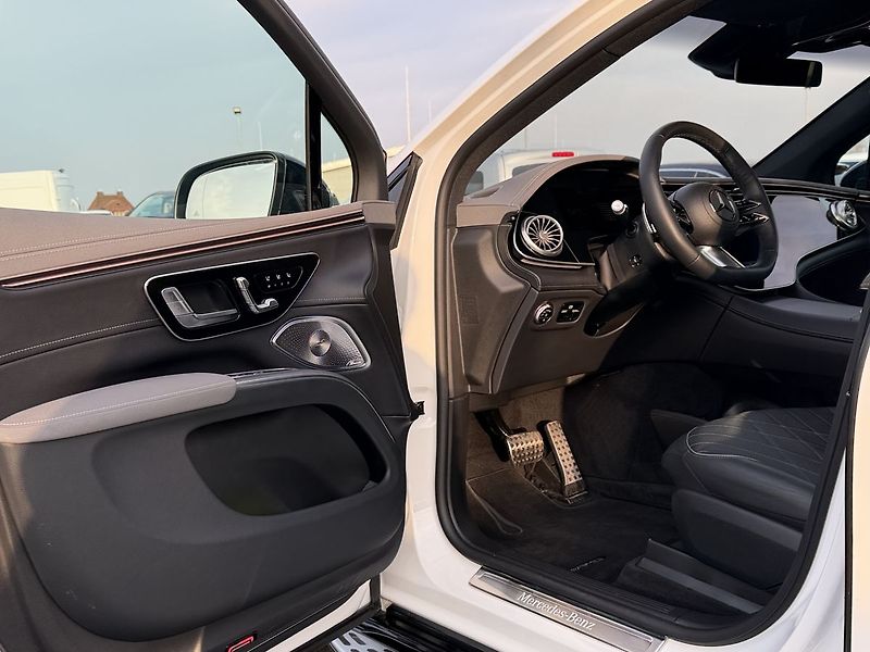 Mercedes-Benz EQS 450 4MATIC SUV Electric Ar - fotka 22 z 34