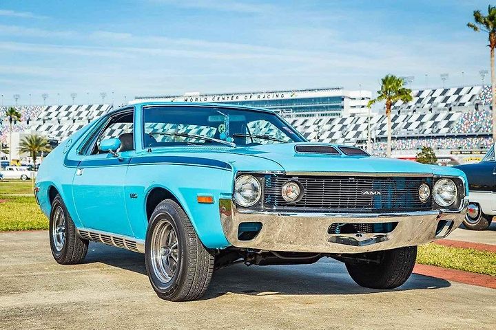 AMC AMX byl dvoumístný „muscle car“ vyráběný společností American Motors Corporation v letech 1968 až 1970.
