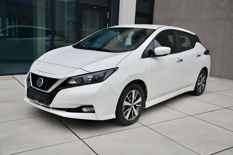 Nissan Leaf (2020) Acenta 110KW 1 MAJITEL KAMERA  - fotka 6 z 40
