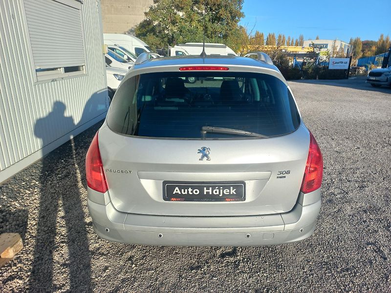 Peugeot 308 (2012) SW 1.6eHDi 82kW Panorama - fotka 7 z 22