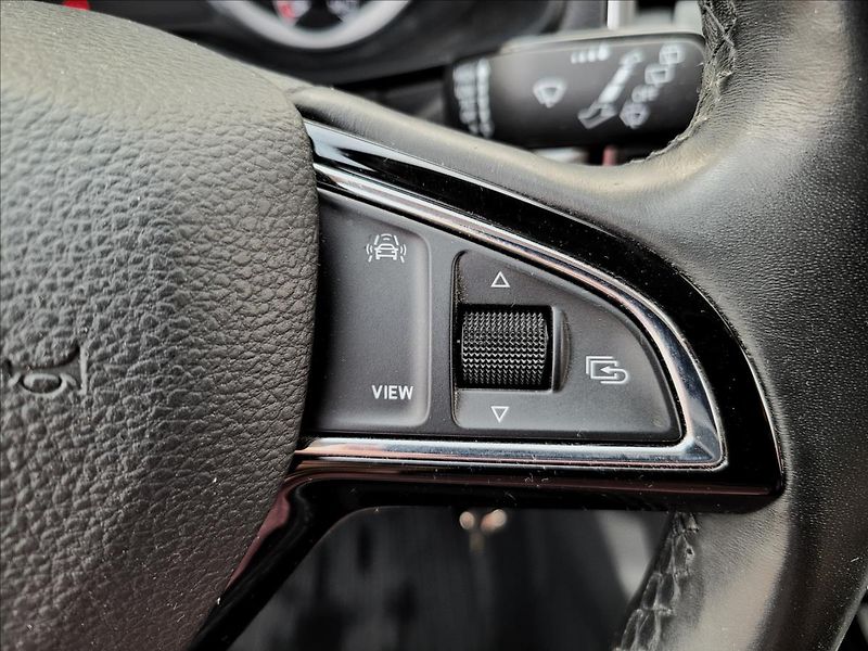 Škoda Karoq 1,6 tdi,navi,výhřev,klima,alu - fotka 22 z 50