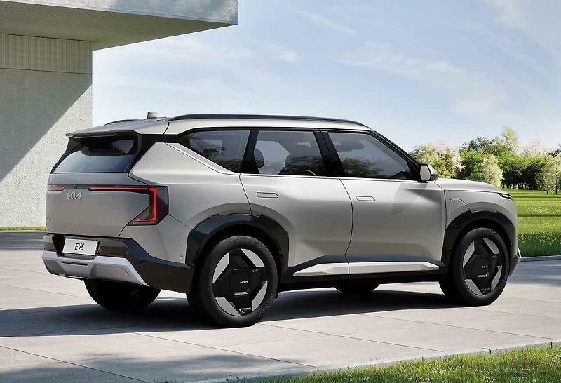 Zásadní novinkou je hatchback K4.