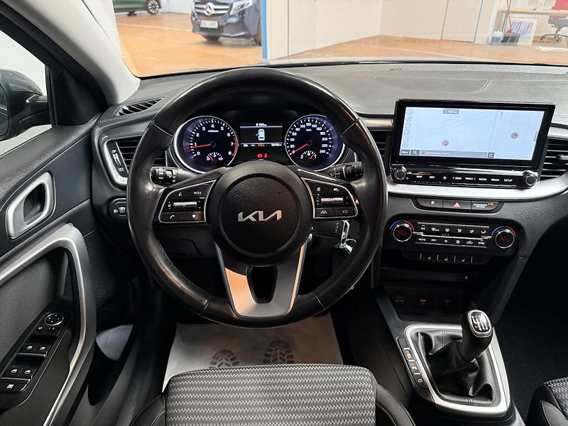 Kia Ceed 1.5 T-GDI 118kW Top SW - fotka 6 z 13