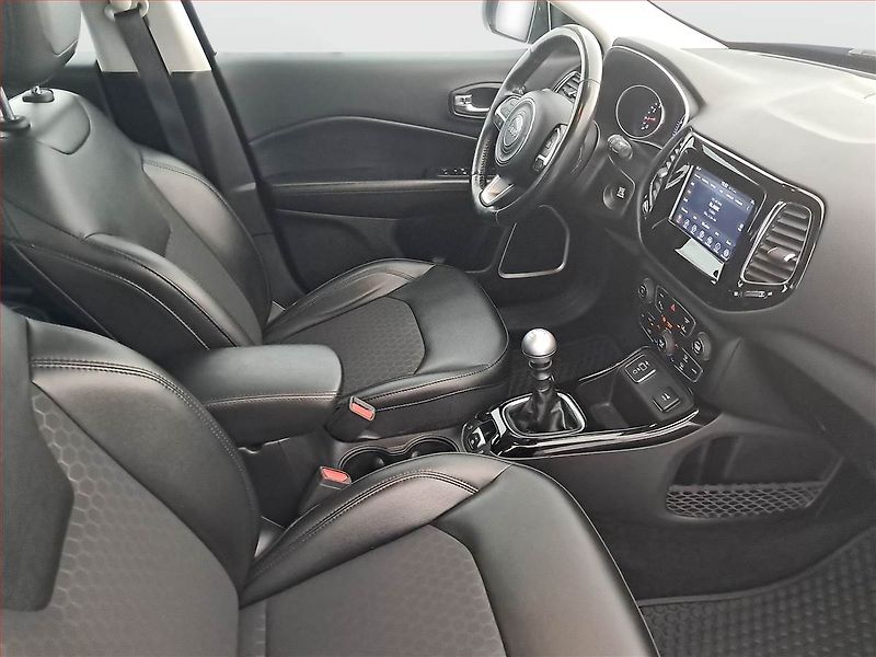 Jeep Compass (2020) 1.4 MultiAir, ČR,1.maj - fotka 9 z 17