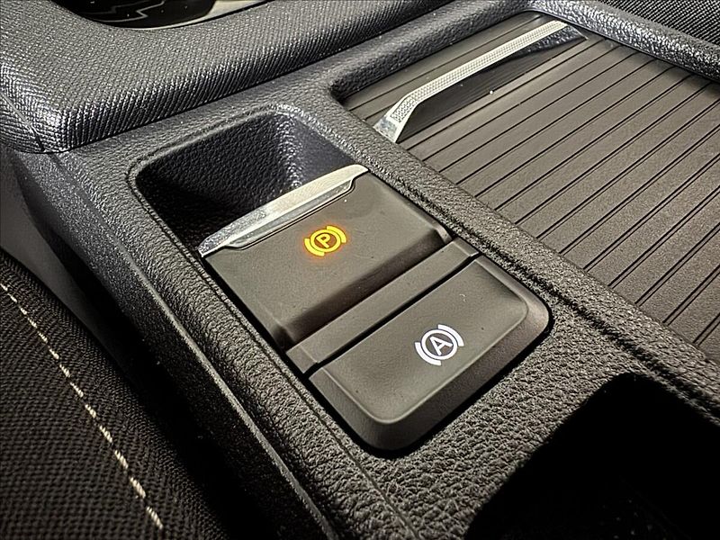 Škoda Octavia 2,0 TDi  DSG 4x4 Scout Virtual - fotka 40 z 46