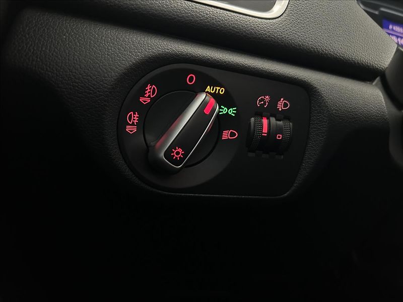 Audi Q3 2,0   TDI 130kW,AUTOMAT,QUATTR - fotka 11 z 26
