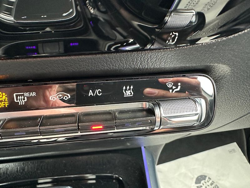 Mercedes-Benz EQA (2023) 250 69,7 kWh - fotka 26 z 29