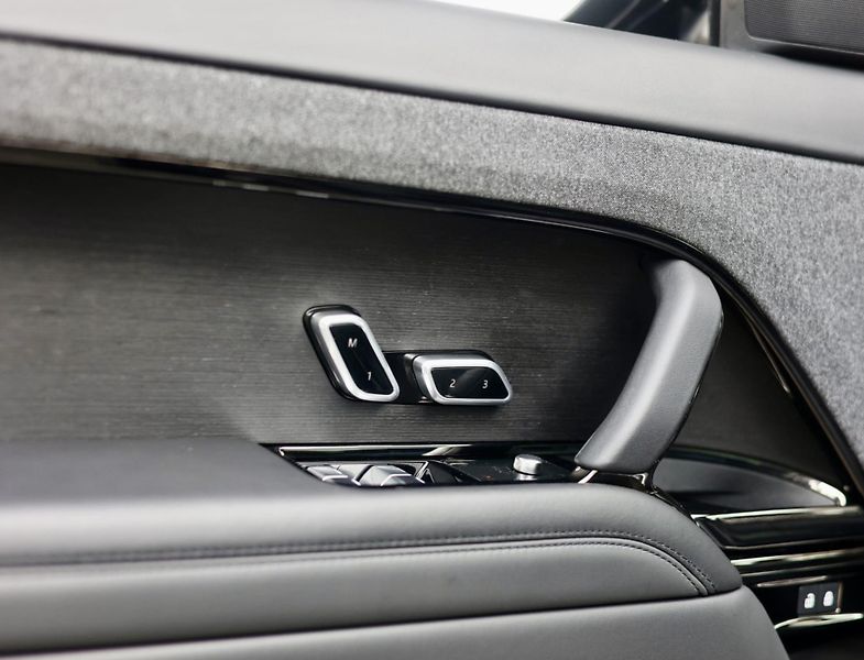Land Rover Range Rover Sport (2022) 3.0 V6 ehybrid - fotka 24 z 45