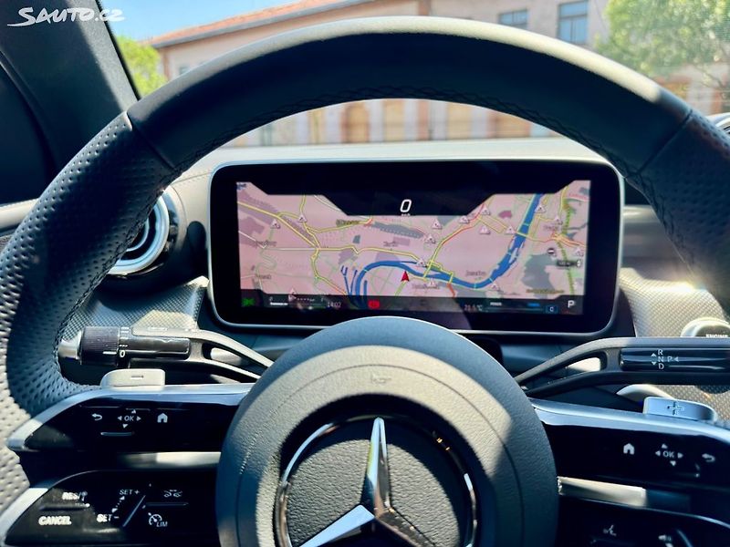 Mercedes-Benz GLC 220d 4MATIC AMG - fotka 30 z 48
