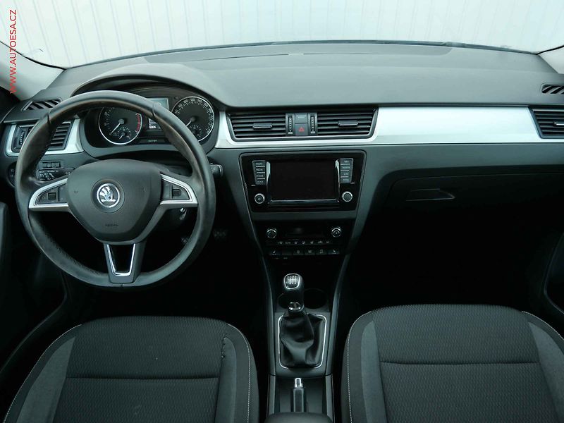 Škoda Rapid (2016) 1.2 TSi, Ambition, xenon - fotka 8 z 25