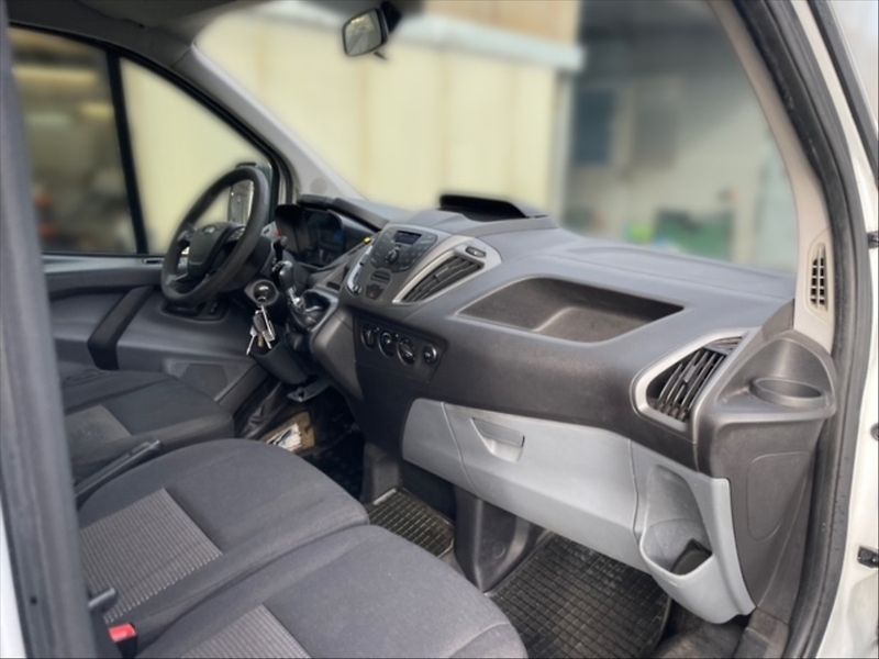 Ford Tourneo Custom 2,2 270 Bs S TDCI74 - fotka 9 z 11