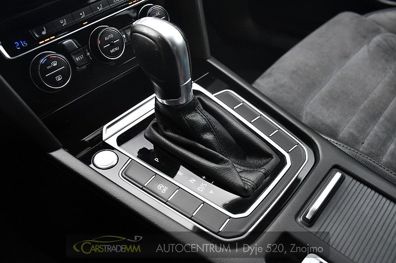 Volkswagen Passat 2,0TDi DSG NAVI 2xKOLA  - fotka 34 z 51