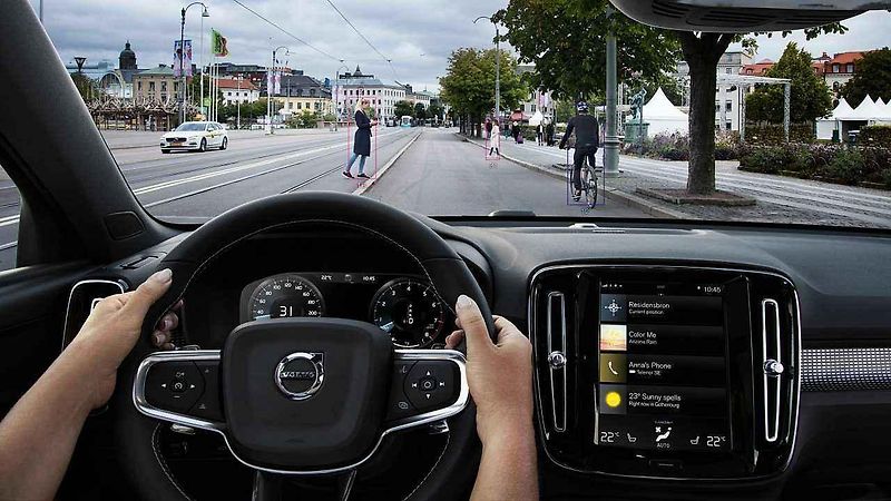Volvo XC40.