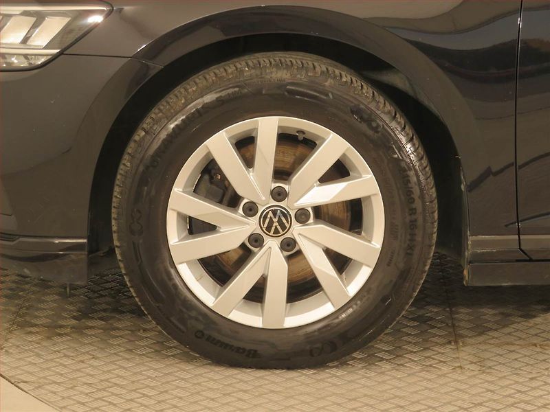 Volkswagen Passat (2020) Comfortline 2.0 TDI, Automat - fotka 15 z 17