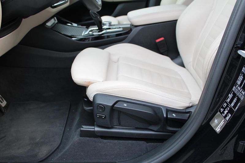 BMW X3 xDrive30d Mpaket CZ  - fotka 11 z 20