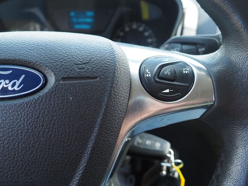 Ford Tourneo Custom (2017) 2.0 TDCi, 125 kW, 9 míst, ČR - fotka 25 z 38