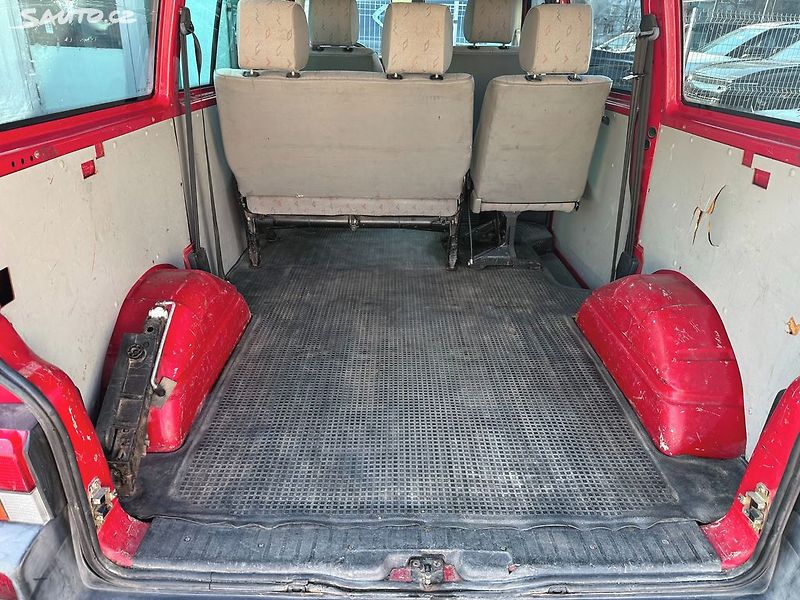 Volkswagen Transporter 2.5 TDi 75kw koupeno v CZ - fotka 15 z 15