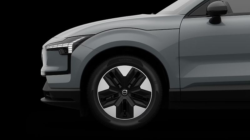 Volvo EX30 (2026) PLUS, P5 electric, 200 kW / 27 - fotka 7 z 12