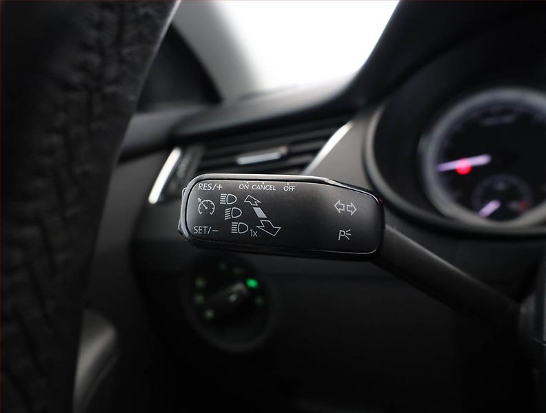 Škoda Octavia (2017) 2.0 TDI, Serv.kniha, Navi - fotka 18 z 20