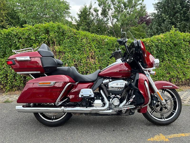 Harley-Davidson FLHTK Electra Glide Ultra Limited 1868 (2020) - fotka 3 z 16