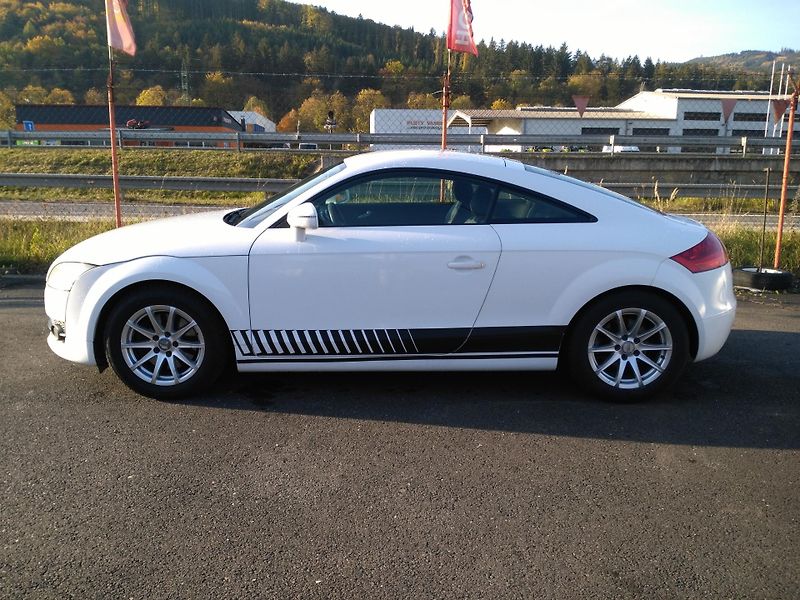 Audi TT 2,0 TFSI /147 kW/ - fotka 26 z 27