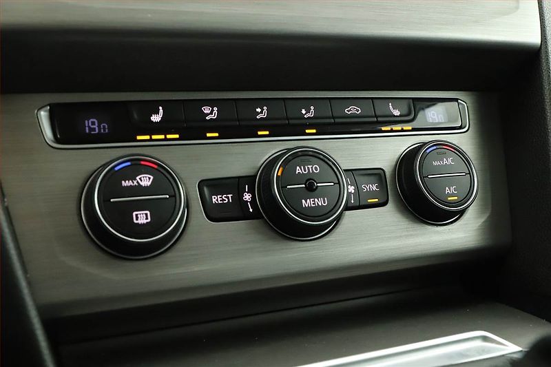 Volkswagen Passat (2015) 2.0 TDI, Navi, Tempomat - fotka 16 z 21