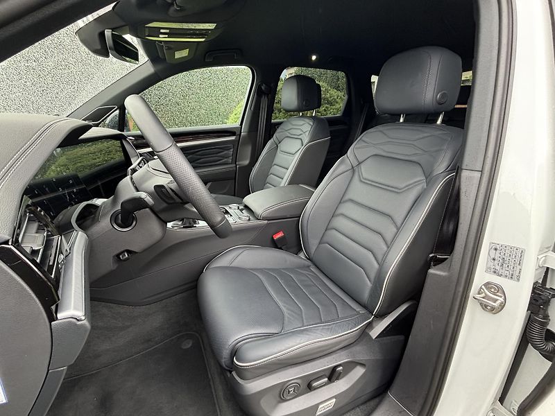 Volkswagen Touareg (2024) 3.0 Tsi,R-Line,tažné,nez top - fotka 9 z 26