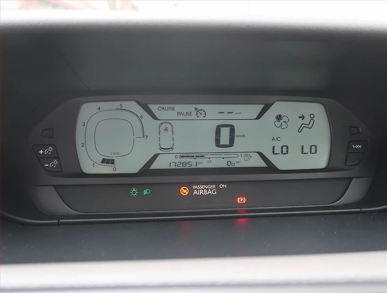 Citroën C4 Picasso (2016) 1.6 BlueHDi, Tempomat - fotka 11 z 21