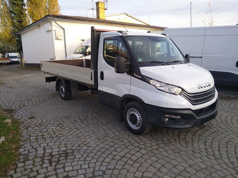 Iveco Daily 35S210 automat 3,0  210Ps - fotka 2 z 8