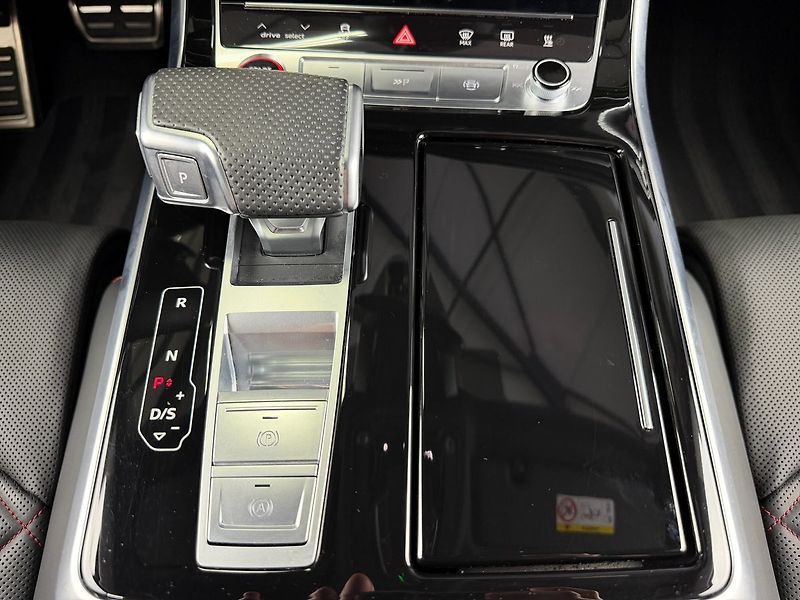 Audi SQ8 QUATTRO, B&O, VIRTUAL, WEBASTO - fotka 26 z 34