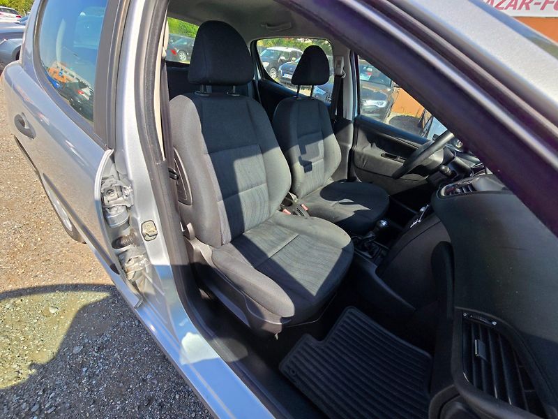 Peugeot 207 (2008) 1.4 54KW XR klima,2 sady kol,n - fotka 20 z 22