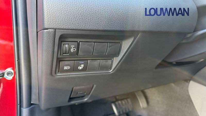 Toyota Yaris 1.5 HEV CVT EXECUTIVE - fotka 11 z 26